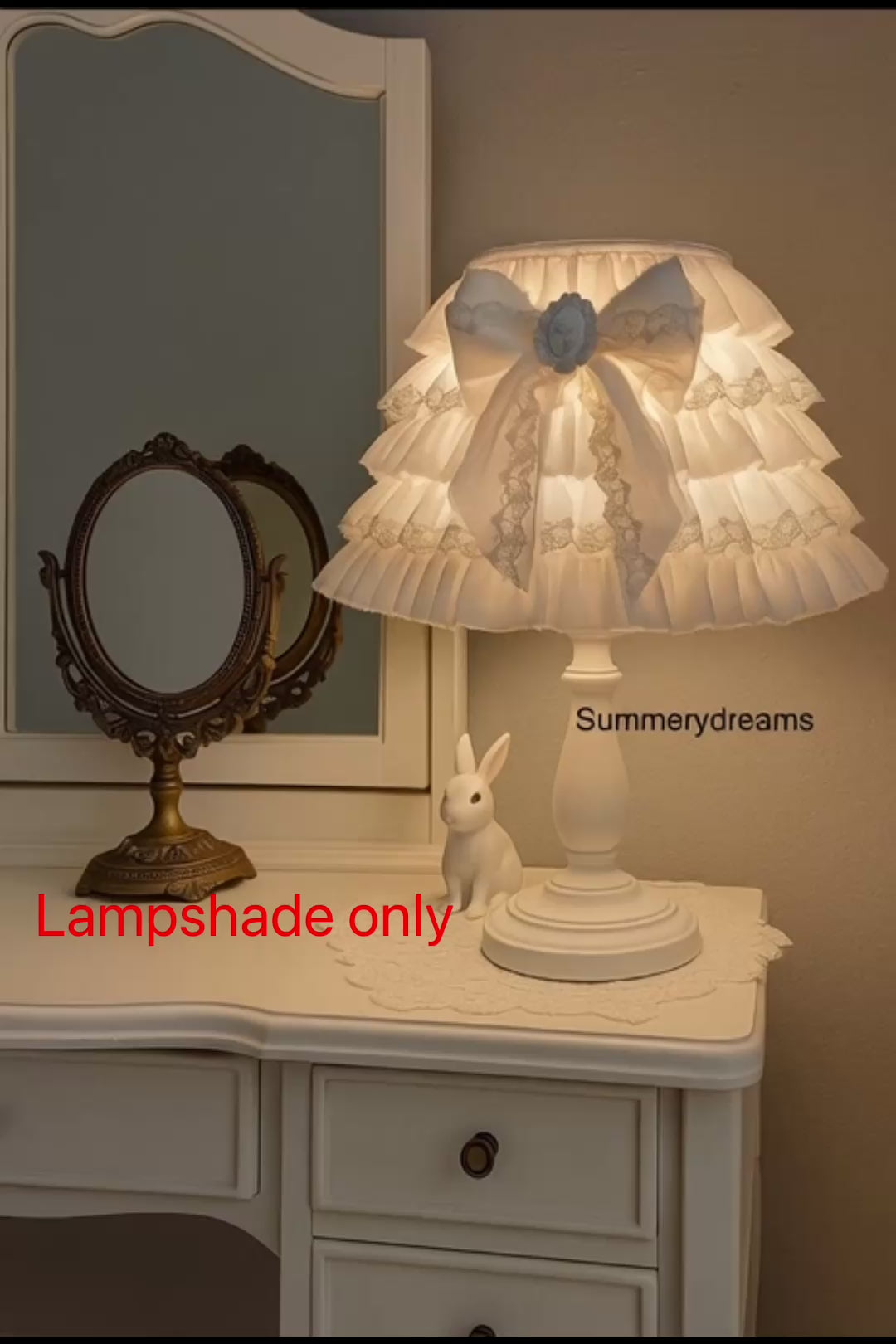 Shabby Chic white lamp